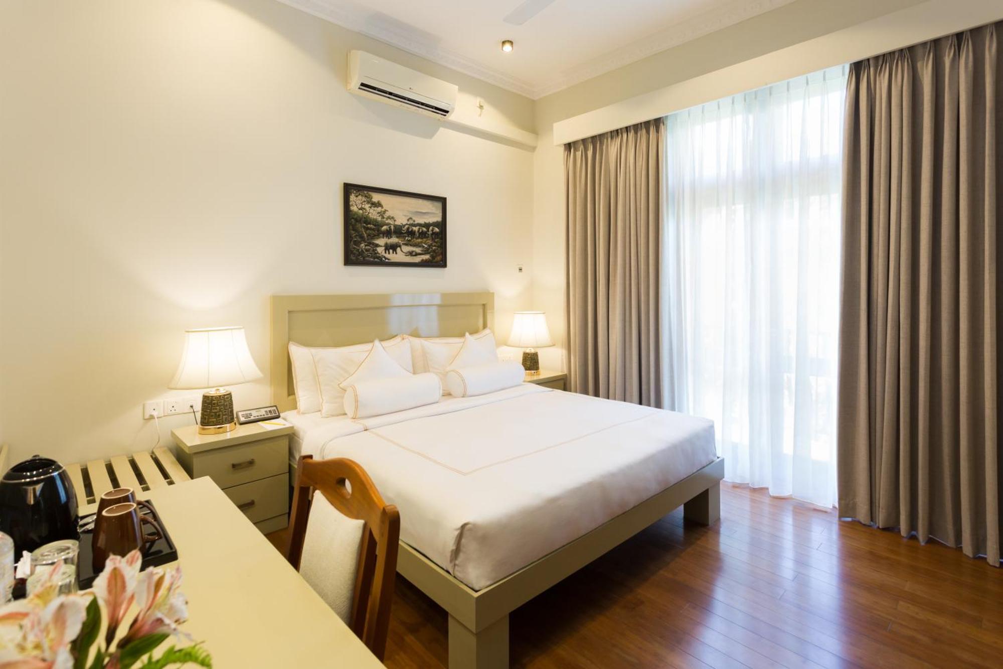 Hotel Serene 4*